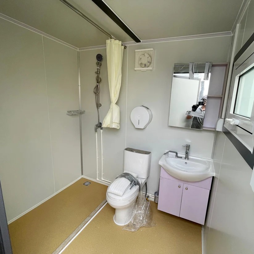 Mobile Toilet + Shower - Image 3
